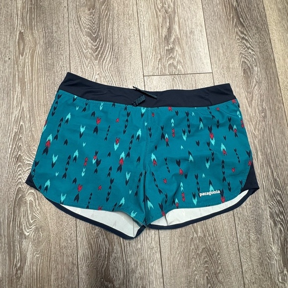 Patagonia Other - Patagonia Teal and Black Arrow Print Shorts